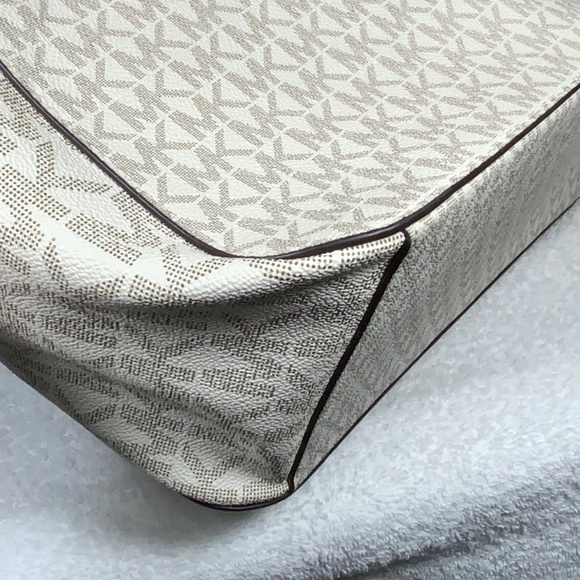 Michael Kors Jet Set Travel Large Chain Shoulder Tote Bag - Picture 10 of 14